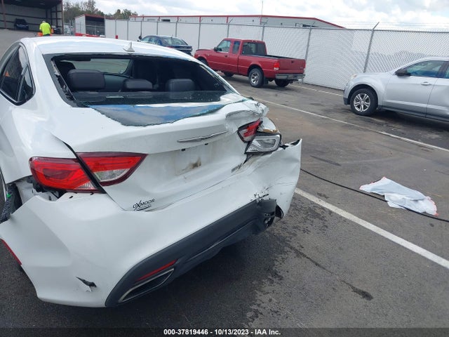 Chrysler 200 S 2015 1C3CCCBB9FN624397 Image 6
