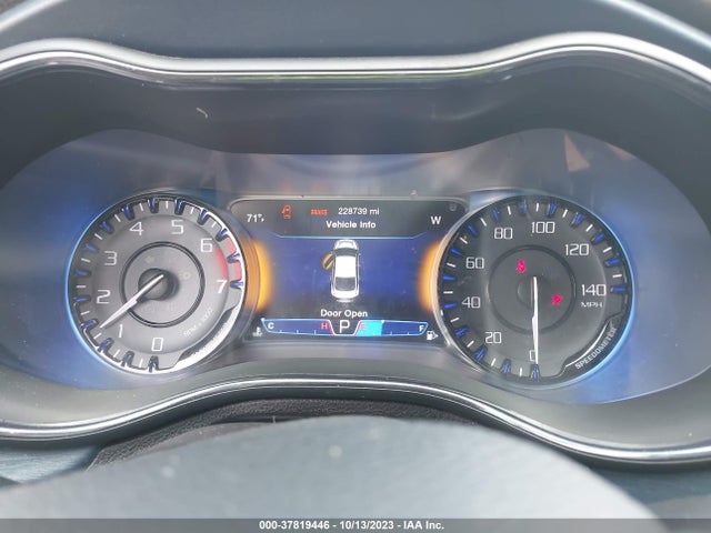 Chrysler 200 S 2015 1C3CCCBB9FN624397 Image 7