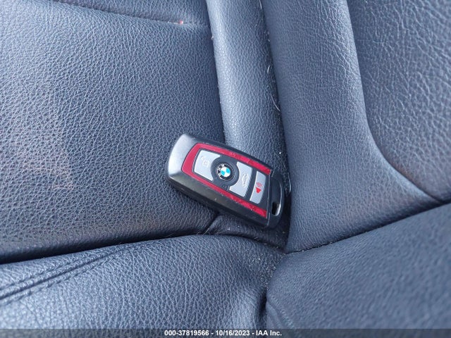 BMW 3 Series 328i 2016 WBA8E9G54GNT43141 Image 11