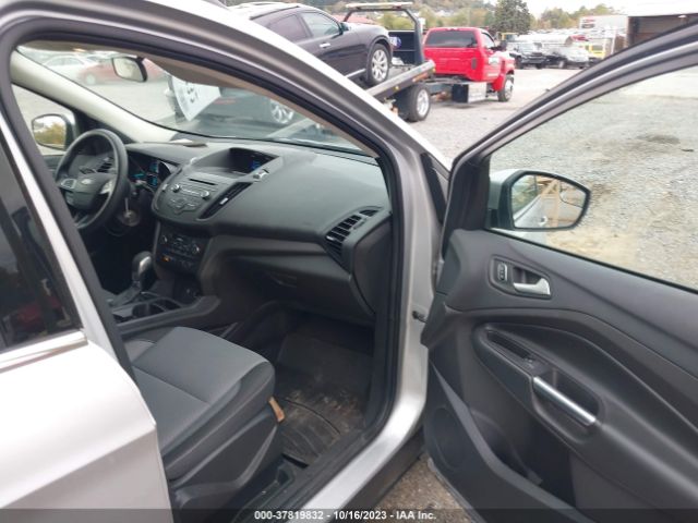 1FMCU9GD5JUA87995 Ford ESCAPE SE