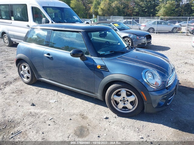 2011 MINI COOPER HARDTOP WMWSU3C50BTX97080 Photo 0