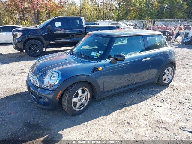 2011 MINI COOPER HARDTOP WMWSU3C50BTX97080 Photo 1