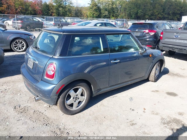 2011 MINI COOPER HARDTOP WMWSU3C50BTX97080 Photo 3