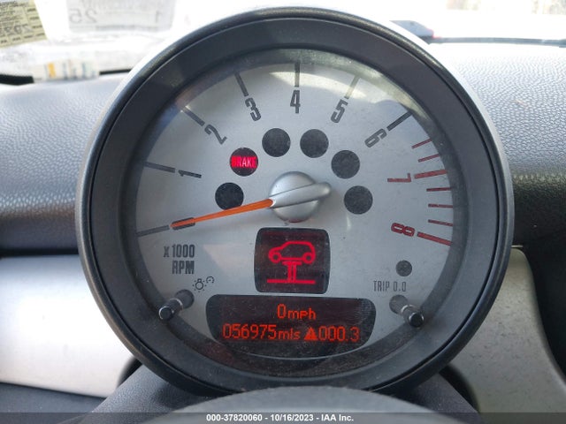 2011 MINI COOPER HARDTOP WMWSU3C50BTX97080 Photo 6