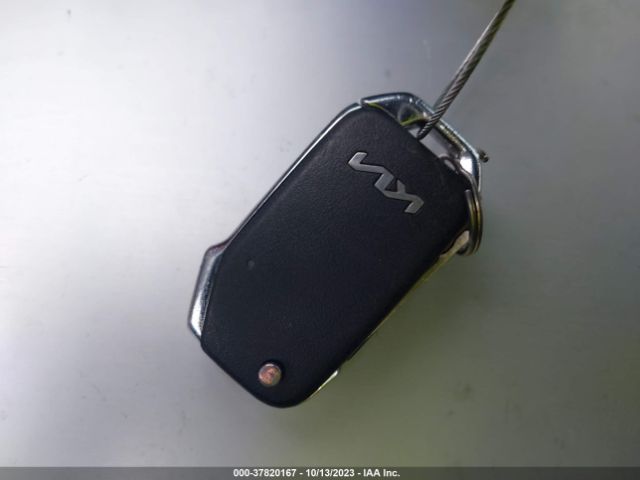 5XXG24J29NG083028 KIA K5 LX