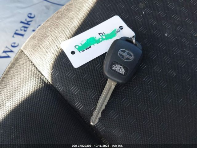 JTKKUPB45E1046486 Scion XD