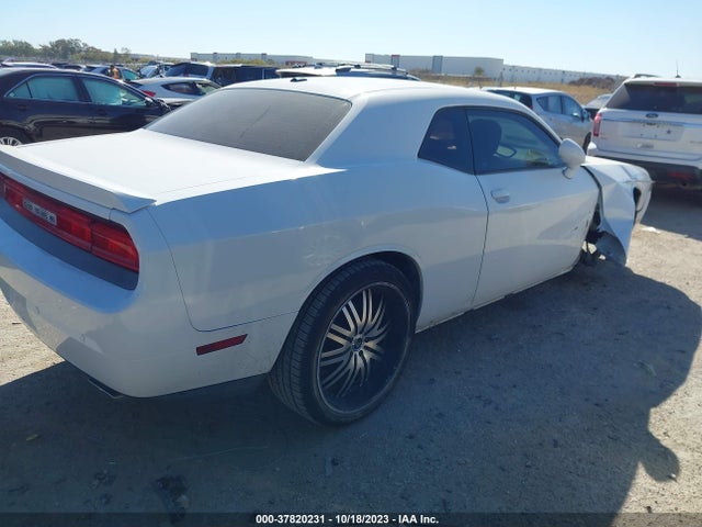 2013 DODGE CHALLENGER SXT VIN: 2C3CDYAG4DH642044