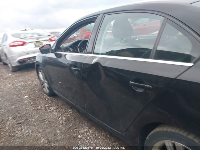 3VWL07AJ1FM263663 Volkswagen Jetta Sedan 1.8t Sel