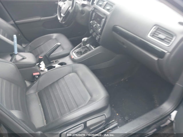 3VWL07AJ1FM263663 Volkswagen Jetta Sedan 1.8t Sel