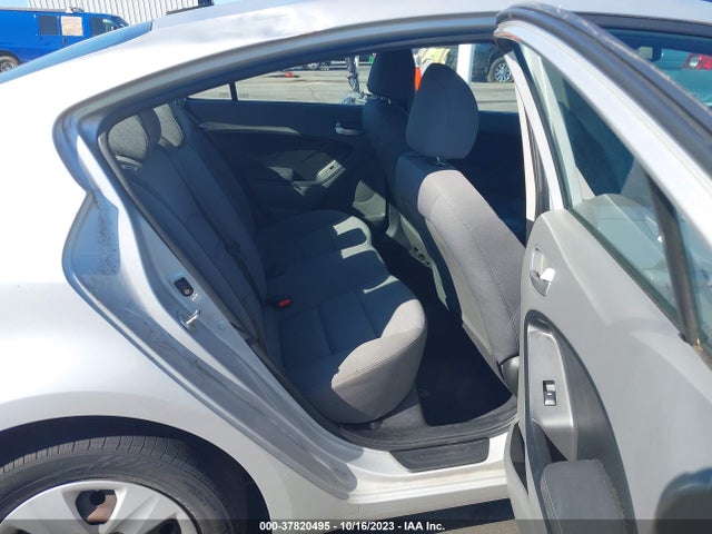 KIA FORTE LX 2018 3KPFK4A72JE198564 Image 8