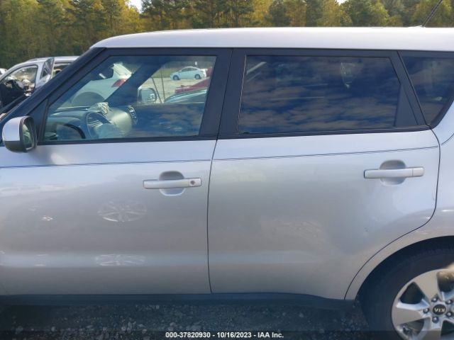 KNDJN2A21K7678736 KIA Soul Base