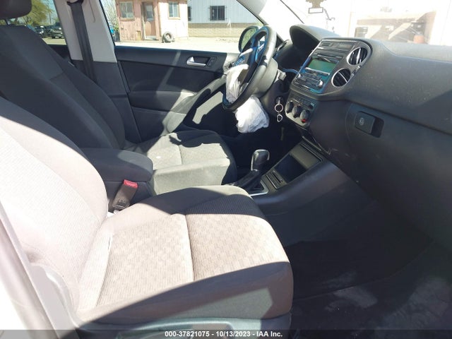 WVGBV3AX4EW619448 Volkswagen TIGUAN S