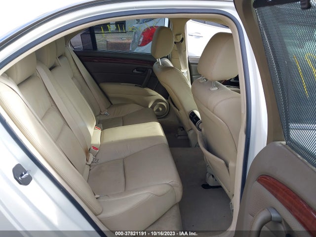 2010 ACURA RL TECH PKG/TECH/CMBS VIN: JH4KB2F63AC000065