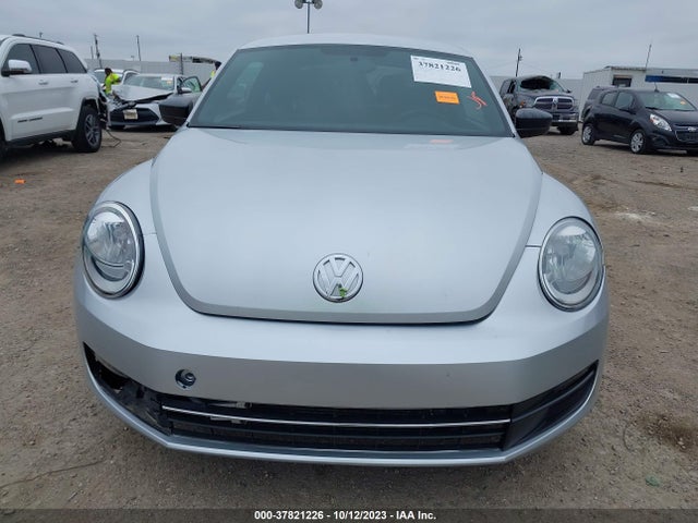 3VWFP7AT9EM621374 Volkswagen Beetle Coupe 2.5l Entry