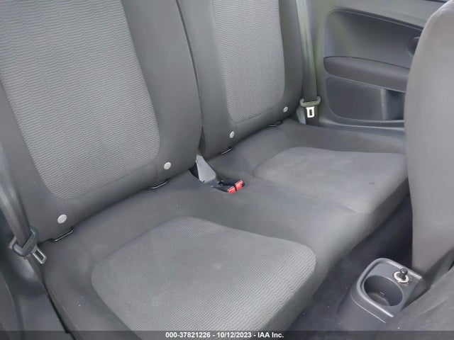 3VWFP7AT9EM621374 Volkswagen Beetle Coupe 2.5l Entry