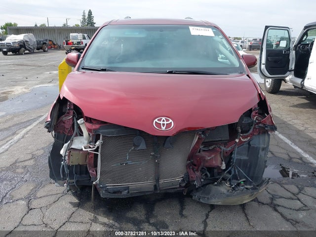 Toyota SIENNA SE 2017 5TDXZ3DC4HS858736 Image 12