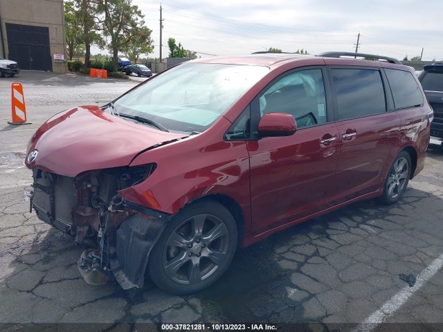 Toyota SIENNA SE 2017 5TDXZ3DC4HS858736 Image 2