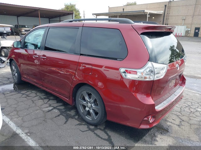 Toyota SIENNA SE 2017 5TDXZ3DC4HS858736 Image 3