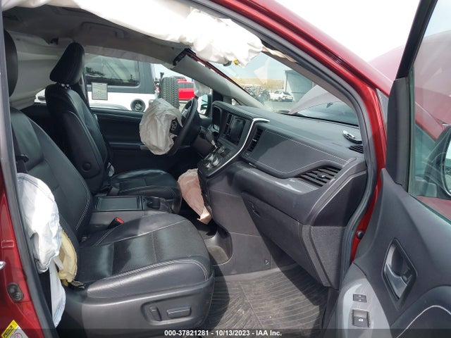 Toyota SIENNA SE 2017 5TDXZ3DC4HS858736 Image 5