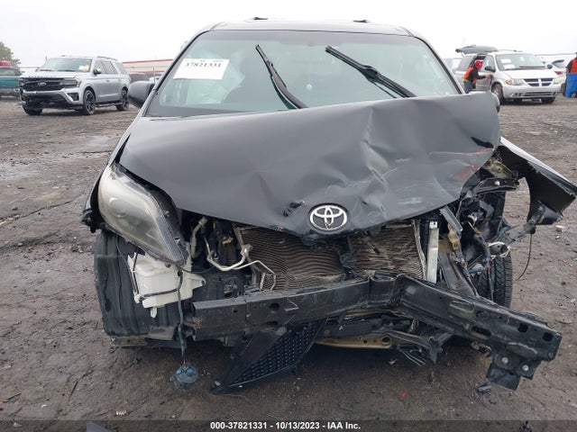 2016 TOYOTA SIENNA SE VIN: 5TDXK3DC0GS701692