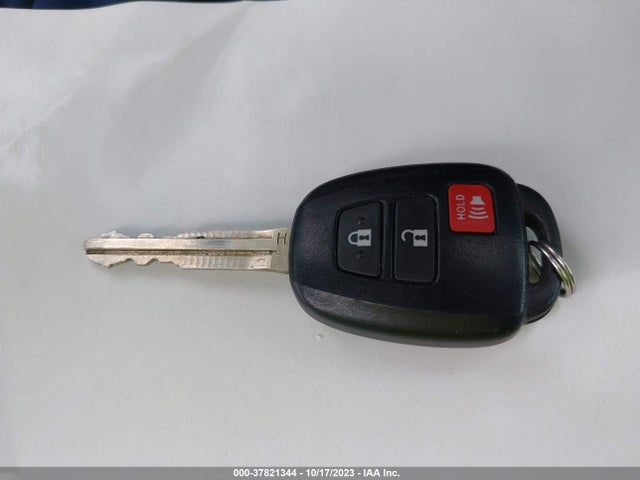 2014 TOYOTA RAV4 XLE VIN: 2T3RFREV5EW199547