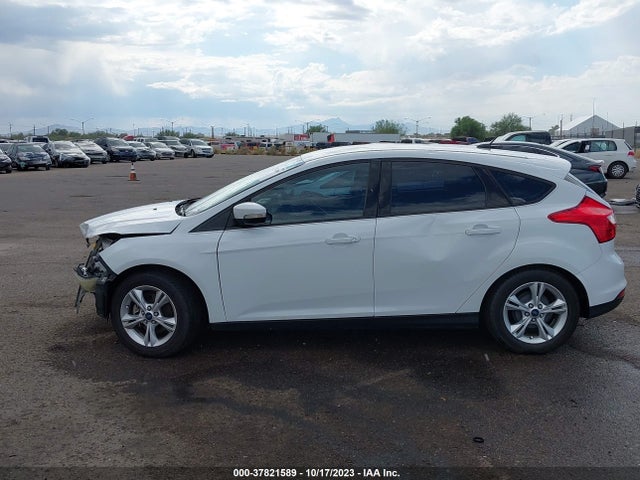 Ford FOCUS SE 2014 1FADP3K24EL185632 Image 14