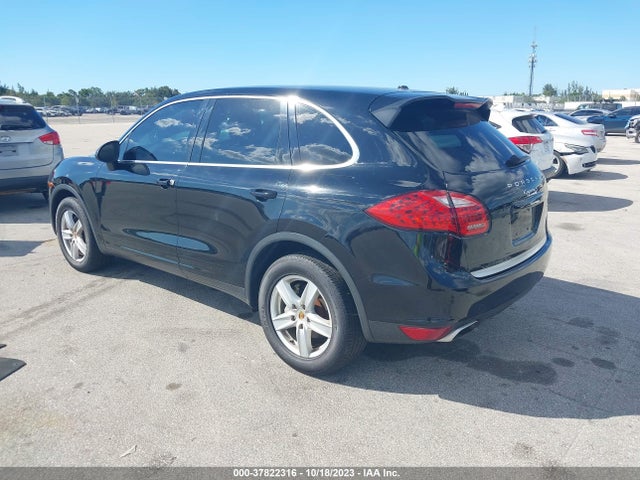 2011 PORSCHE CAYENNE WP1AB2A24BLA44545 Photo 2