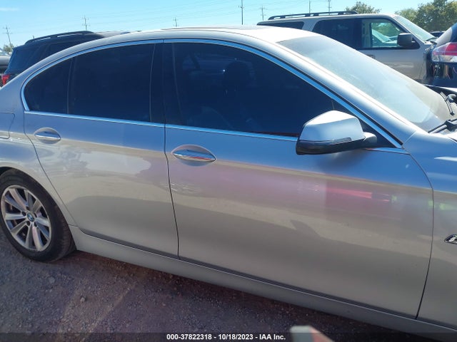 WBA5A5C5XFD515822 BMW 528I