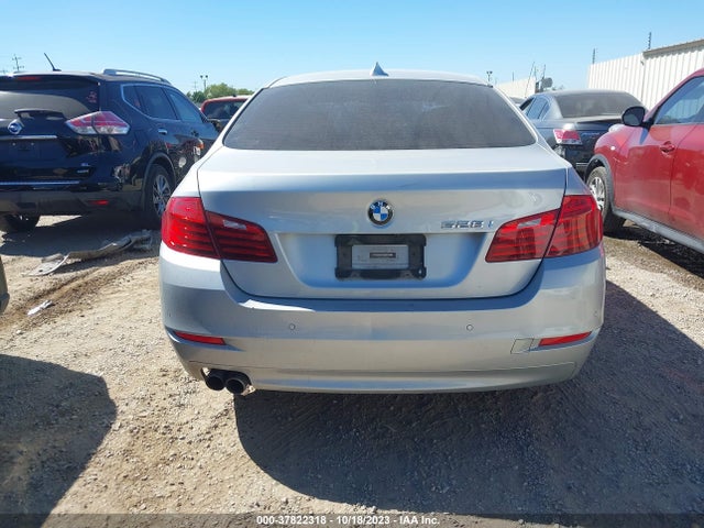 WBA5A5C5XFD515822 BMW 528I