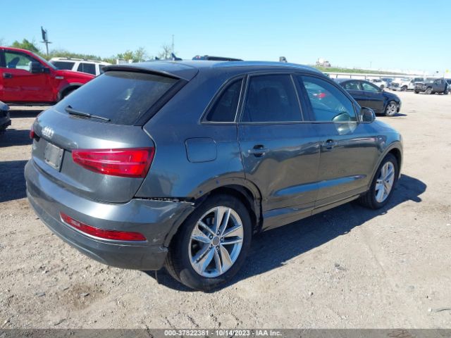 WA1BCCFS3JR008367 Audi Q3 2.0t Sport Premium/2.0t Premium