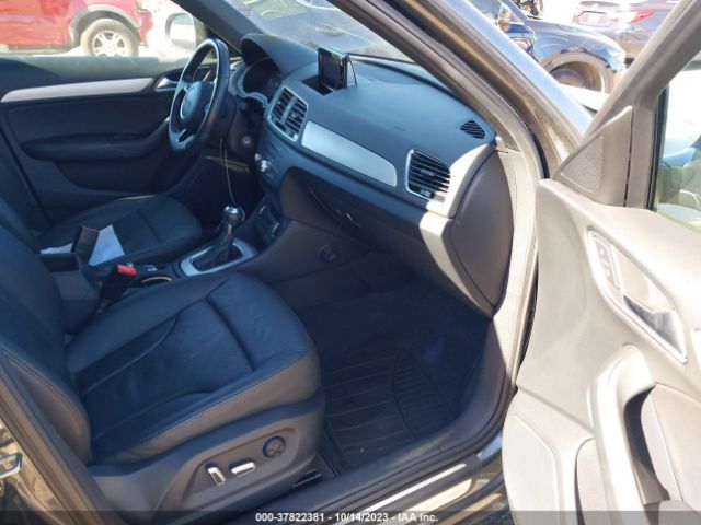 WA1BCCFS3JR008367 Audi Q3 2.0t Sport Premium/2.0t Premium