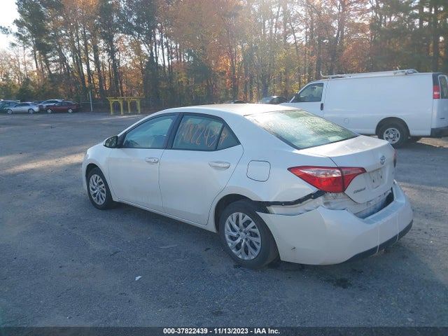 Toyota COROLLA LE 2018 5YFBURHE0JP764942 Image 3