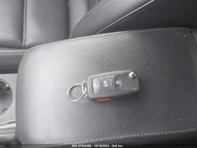 3VWD17AJ3JM247636 Volkswagen Jetta 1.8t Se Sport