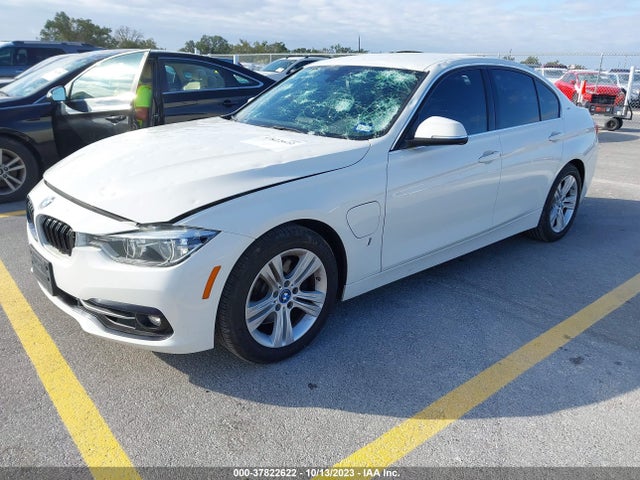 BMW 330e Iperformance 2018 WBA8E1C59JA178662 Image 2