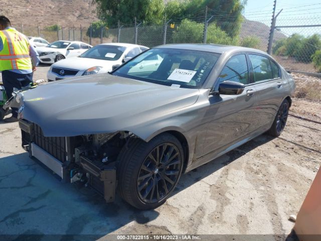 WBA7T2C02NCK19915 BMW 7 Series 740i