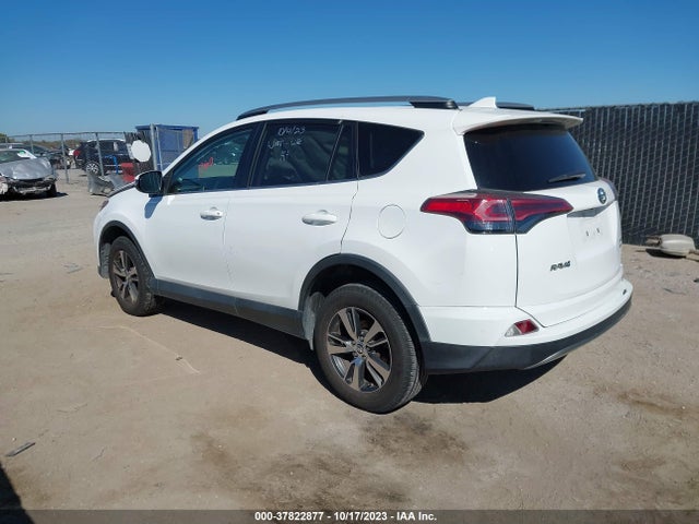 2018 TOYOTA RAV4 XLE VIN: 2T3RFREV0JW811485