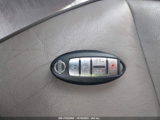 JN8AE2KP4E9106468 Nissan Quest Sv