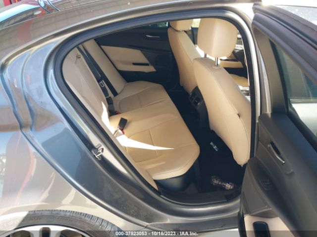 SAJAD4BV0HA965067 Jaguar Xe 35t Premium