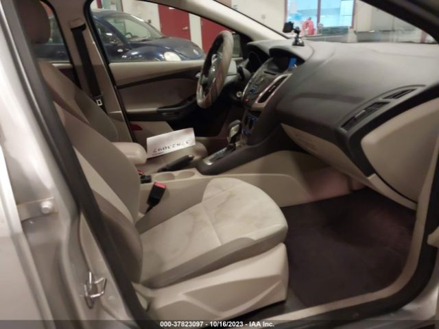 1FADP3F21EL283687 Ford FOCUS SE