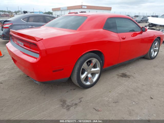2C3CDYAG2EH302988 Dodge Challenger Sxt Plus