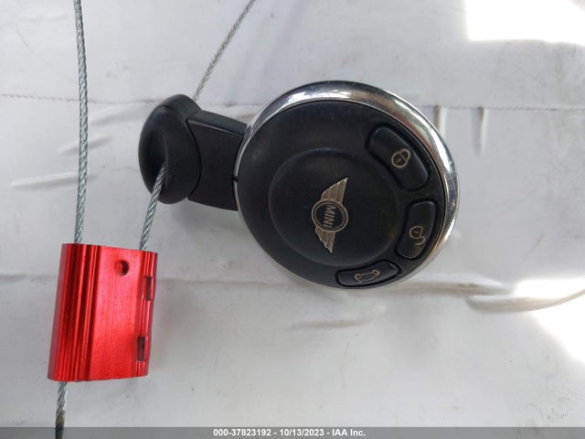 2011 MINI COOPER HARDTOP WMWSV3C59BTY10244 Photo 10