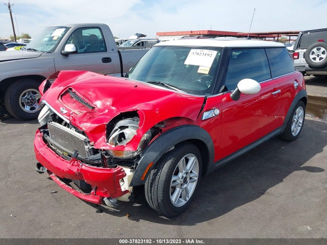 2011 MINI COOPER HARDTOP WMWSV3C59BTY10244 Photo 1