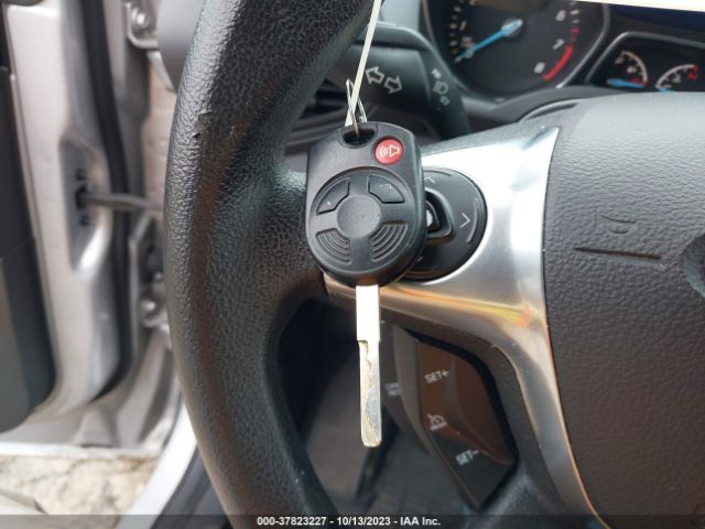1FMCU0G76FUC33821 Ford ESCAPE SE