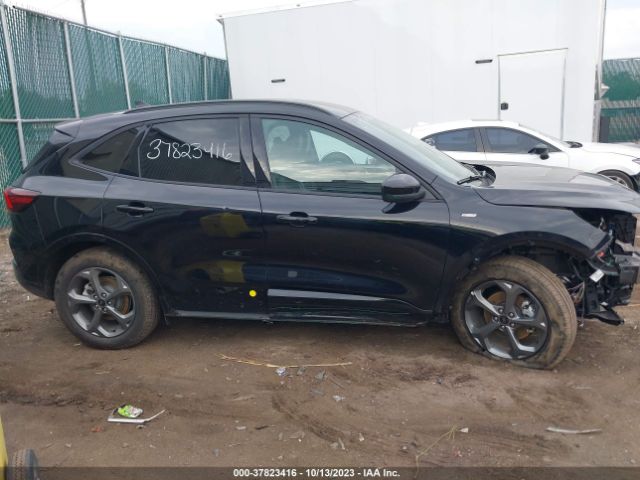 1FMCU9NZXPUA15827 Ford Escape St-line Select