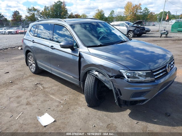 2018 VOLKSWAGEN TIGUAN SEL/SE VIN: 3VV3B7AX7JM146391