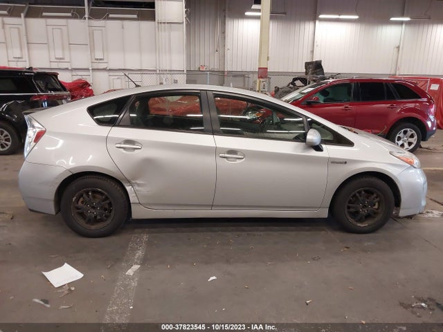 Toyota Prius Four 2015 JTDKN3DU7F1956443 Image 13