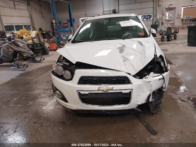 Chevrolet Sonic Ltz Auto 2015 1G1JE5SB2F4194039 Image 12