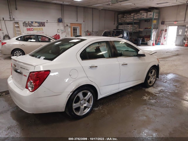 Chevrolet Sonic Ltz Auto 2015 1G1JE5SB2F4194039 Image 4