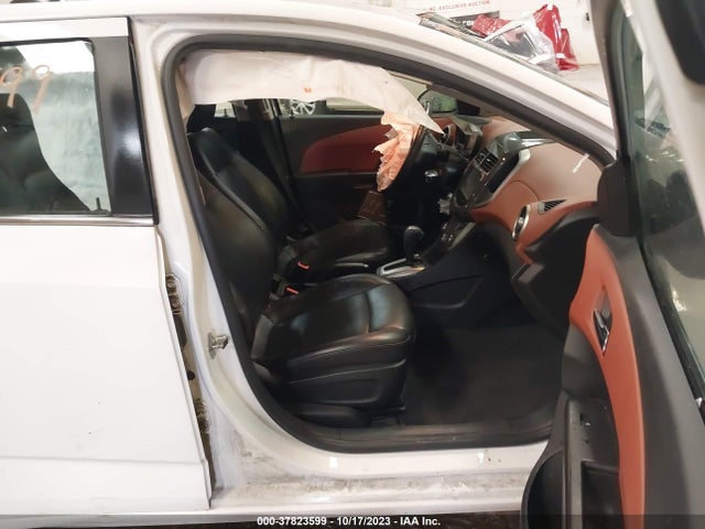 Chevrolet Sonic Ltz Auto 2015 1G1JE5SB2F4194039 Image 5