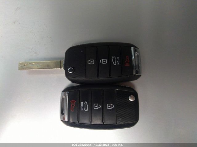 5XXGT4L35JG271252 KIA Optima Lx